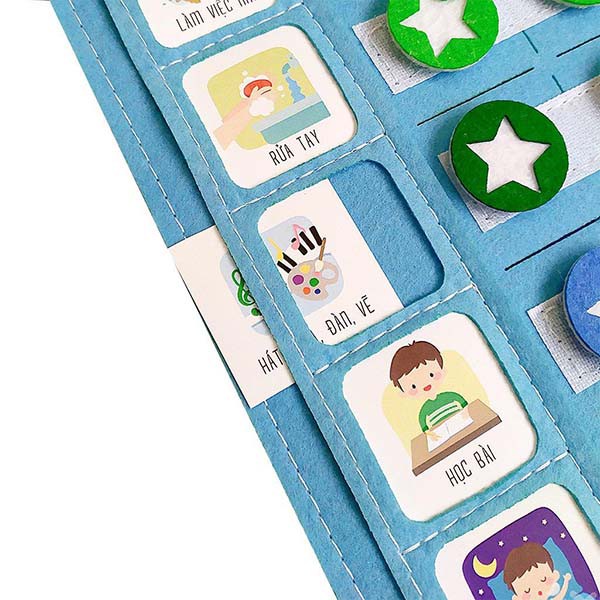 Bảng khen thưởng kích thước 38x40cm, 20 thẻ hoạt động, 42 stickers ngôi sao