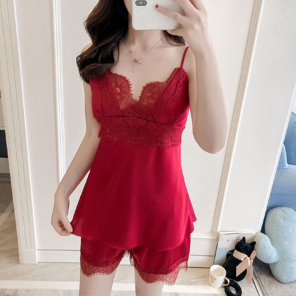 Set Đồ Ngủ Gồm Áo Dây Sát Nách Thiết Kế Cổ Chữ V + Quần Sọt