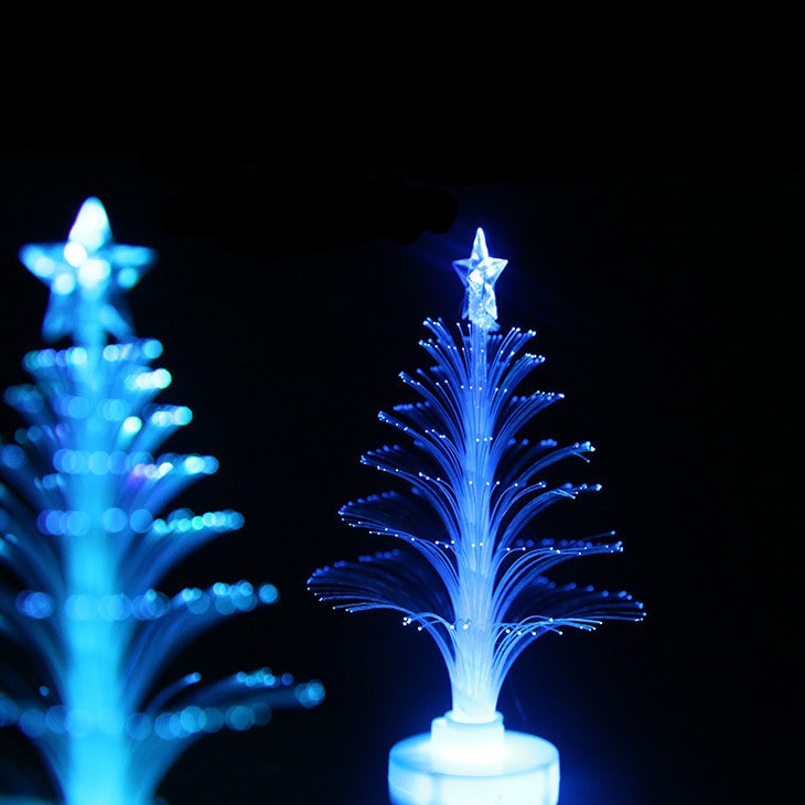 Đèn ngủ LED thay đổi màu sắc hình cây thông Noel trang trí đẹp mắt