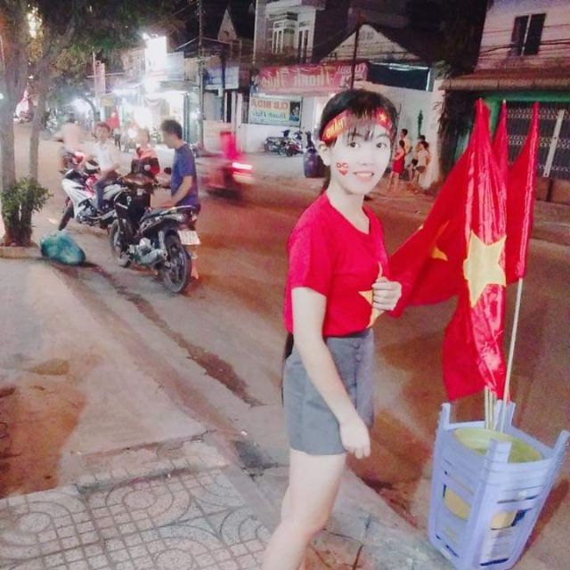 Áo Cờ Đỏ Sao Vàng