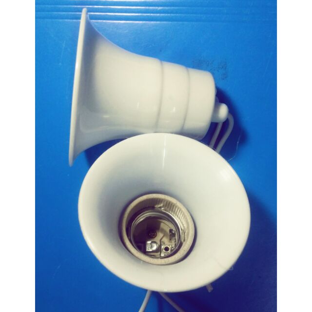 Đuôi đèn sứ + che nước kín