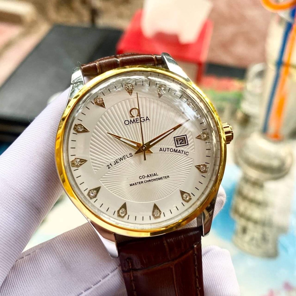 Đồng Hồ Pin NAM OME.GA OM055 Chống Xước, Chống Nước - TẶNG 1 Vòng Tỳ Hưu + 2 pin AG4