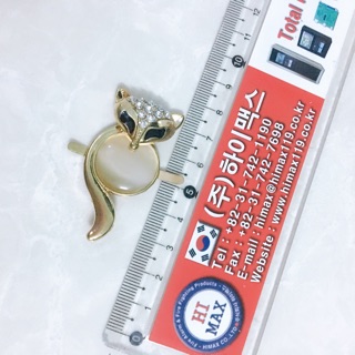 Mạc cáo đính đá
