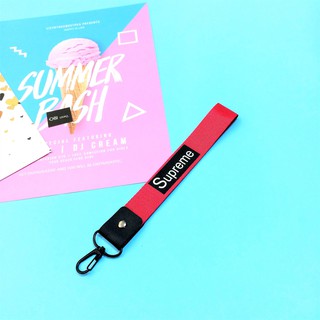 Móc khóa dây strap Supreme Nền - DK8.9