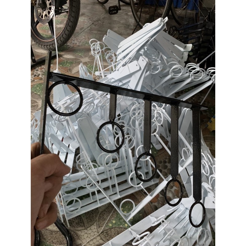 Kệ giọt nước treo quần áo