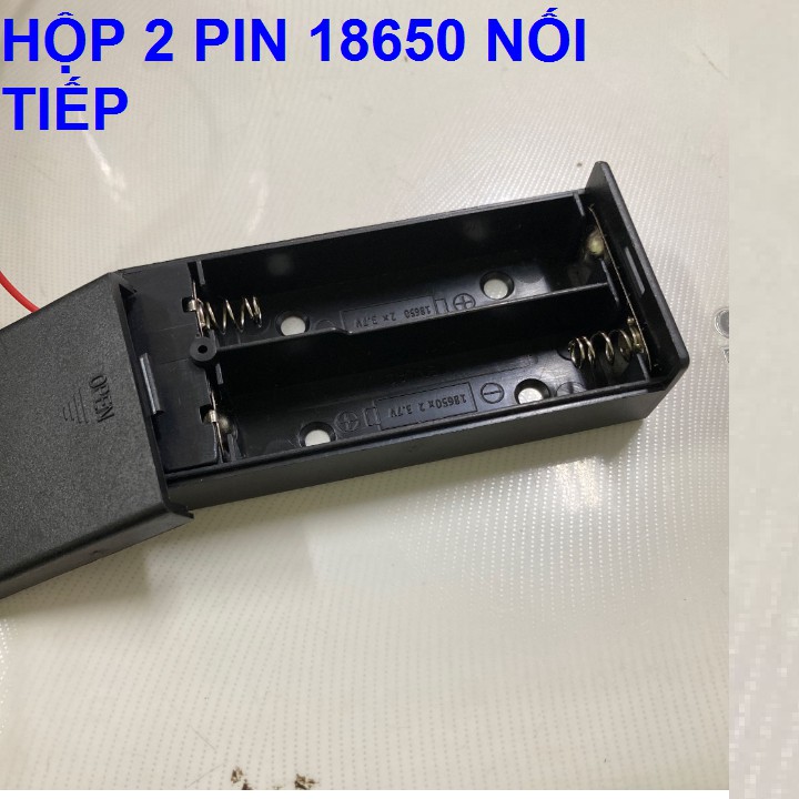 Hộp ghép 2 pin 18650 mắc nối tiếp có công tắc nguồn ra và nắp đậy pin
