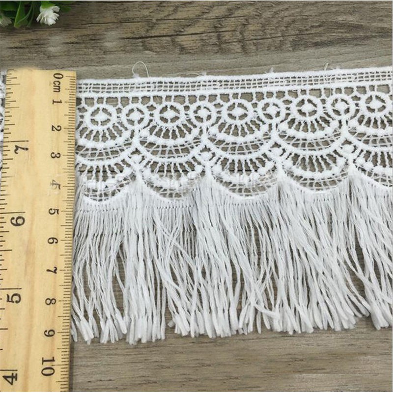 Dải Dây Ren Trắng Phối Tua Rua