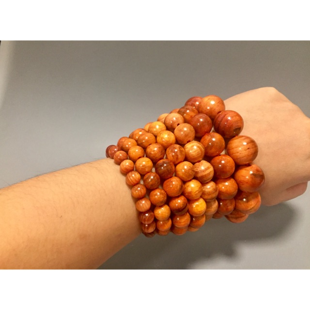 Vòng tay gỗ huyết long