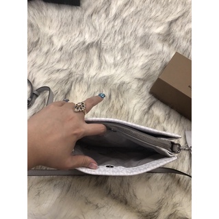 Túi đeo chéo nữ Micheal Kors