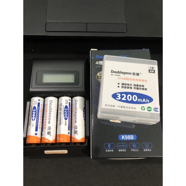 bộ xạc pin và 4 viên pin 3200mah