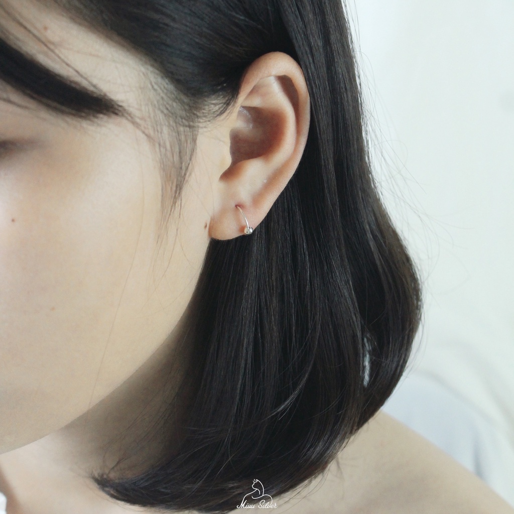 Bông tai nữ Miuu Silver vòng tròn đính bi cố định
