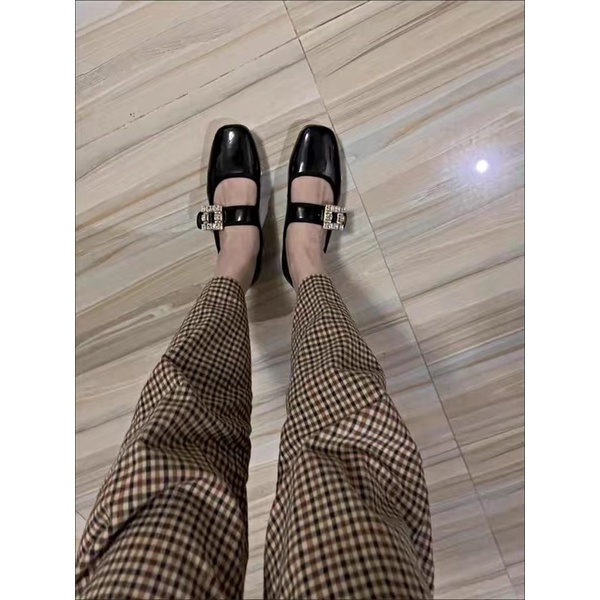 Giày bệt có quai đính