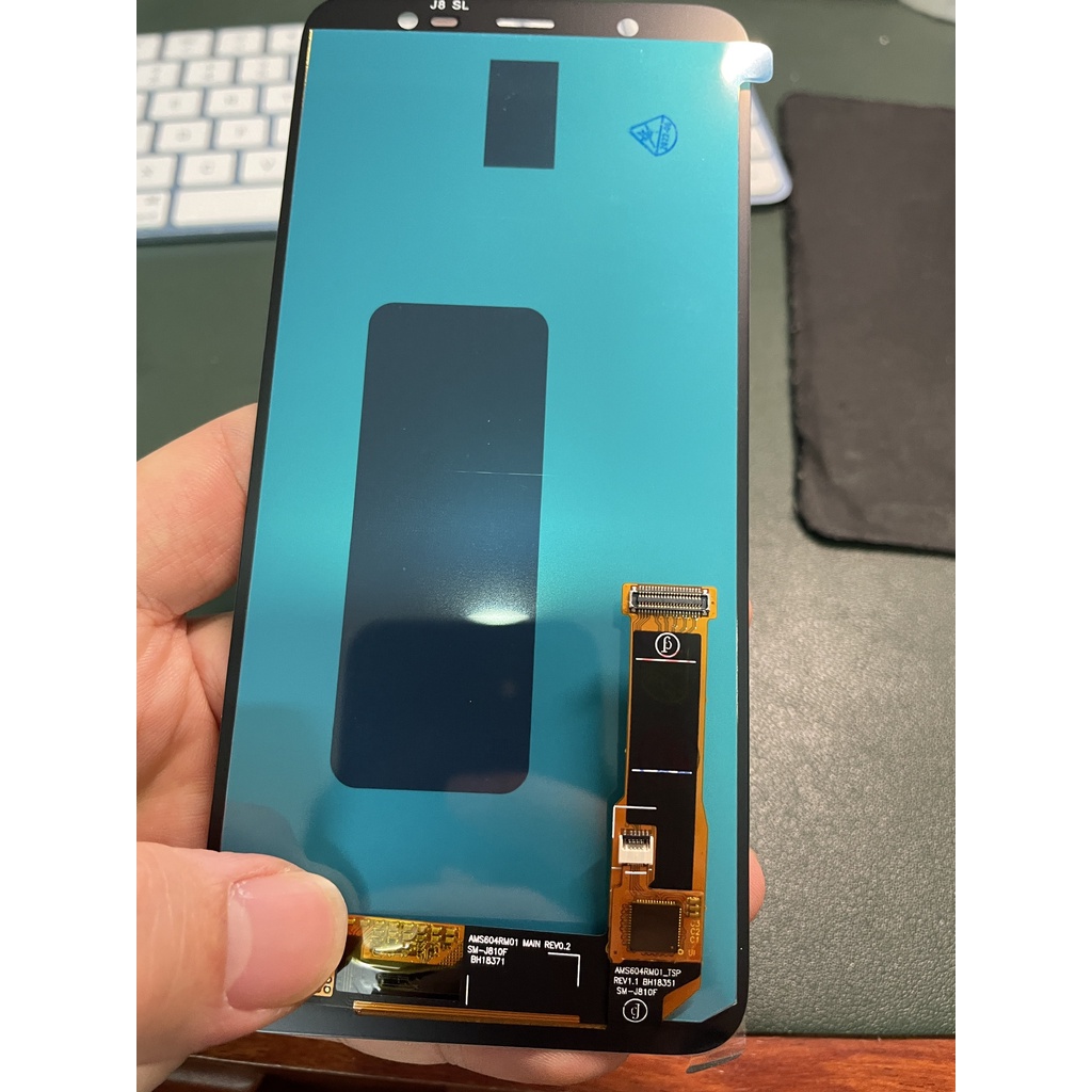 Màn hình samsung J8 2018, J810 oled tặng kèm bộ sửa và keo dán b7000