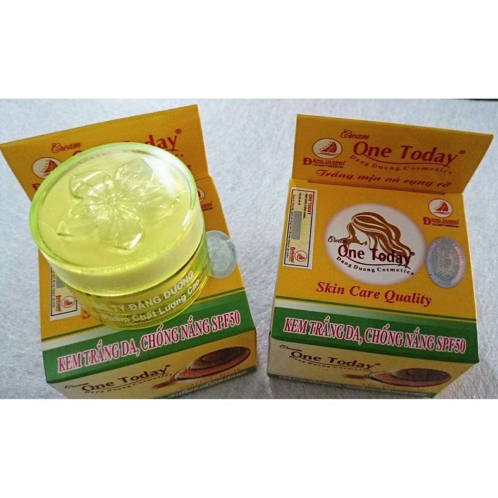 Kem dưỡng trắng da chống nắng SPF50 OneToday - 8g