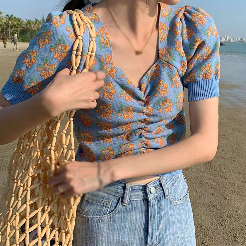 Áo Croptop Dệt Kim Tay Ngắn Cổ Vuông Hoạ Tiết Hoa Nữ Tính