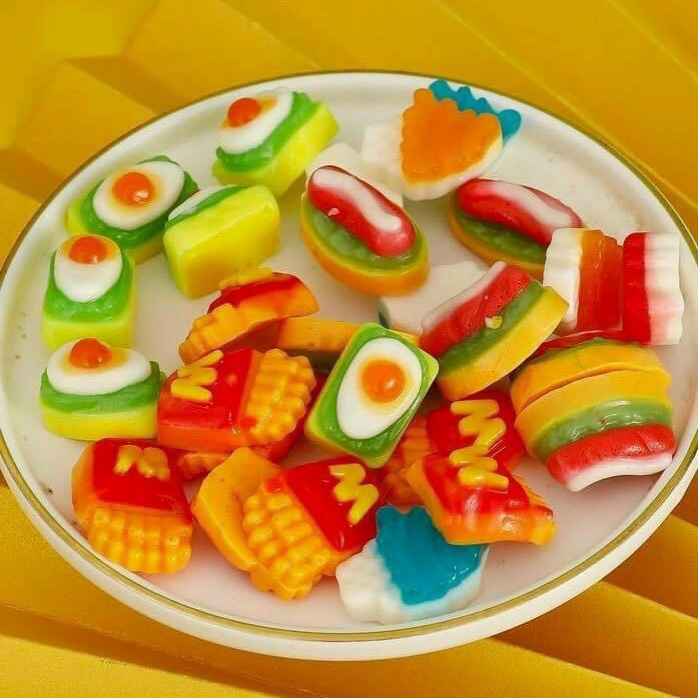 Lẻ 1 gói kẹo dẻo vỉ xanh đỏ hình burger/ khoai tây/ trứng chiên/ bảng chữ cái Funny Castle Hongkong vỉ 15gam