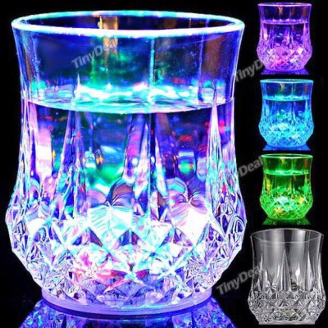 Cốc uống nước đèn Led phát sáng phổ thông màu-Cốc phát sáng đổi màu cảm ứng size to an toàn mới đẹp