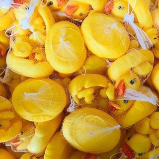 Vịt kêu thả bồn tắm cho bé