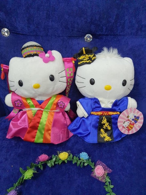 Gấu bông kitty các cặp cô dâu chú rể các mước