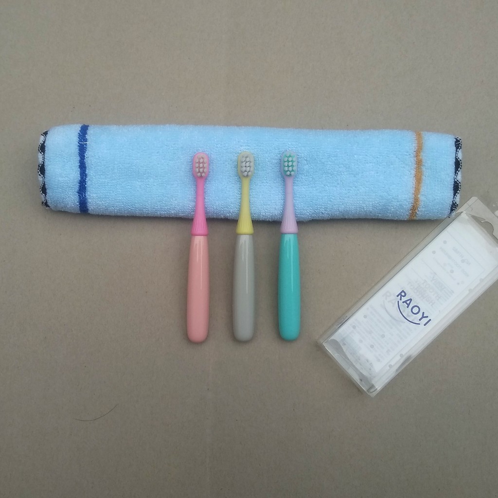 Combo 3 Bàn Chải Đánh Răng RAOYI Xuất Nhật &amp; 1 Khăn Mặt Cho Bé