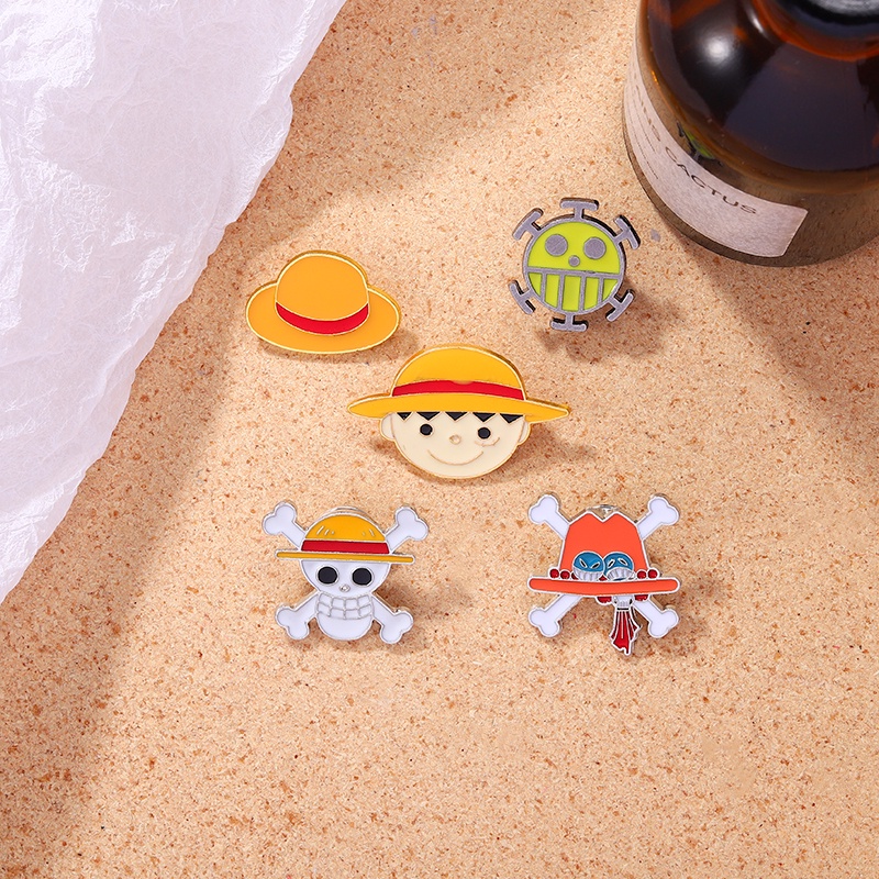 Ghim Cài Áo Hoạt Hình One Piece Tráng Men Dễ Thương Làm Quà Tặng Cho Bạn Bè 5 Kiểu Lựa Chọn
