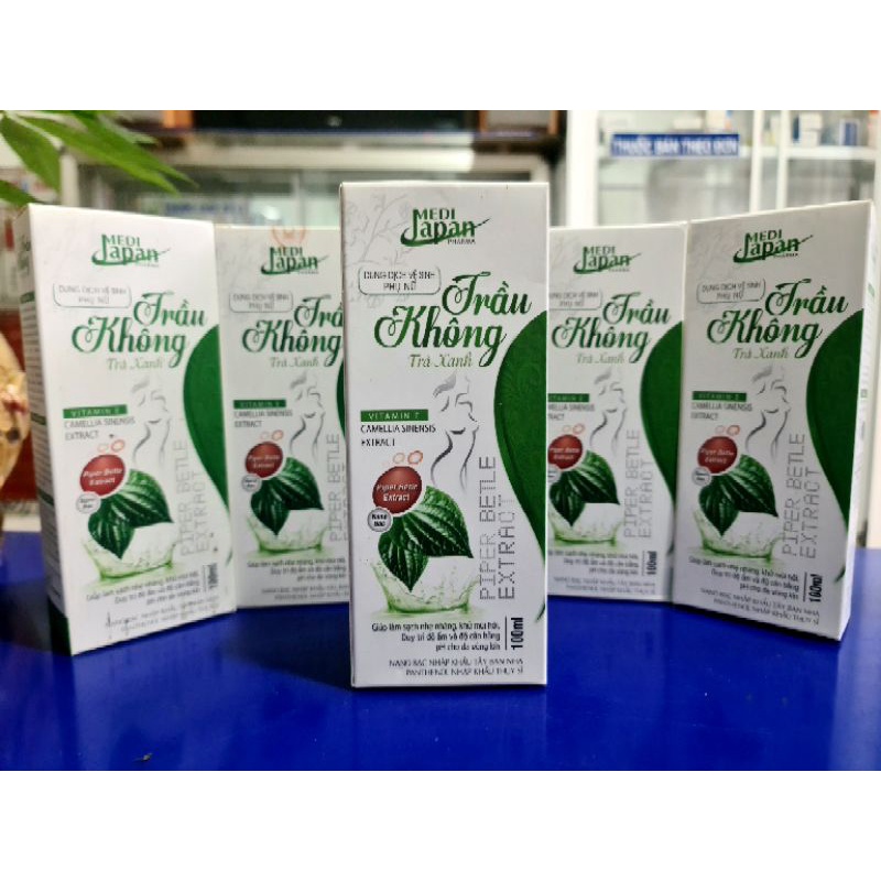 Dung dịch vệ sinh phụ nữ Trầu không và trà xanh