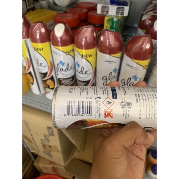 Xịt Phòng Glade Trầm Hương 280ml