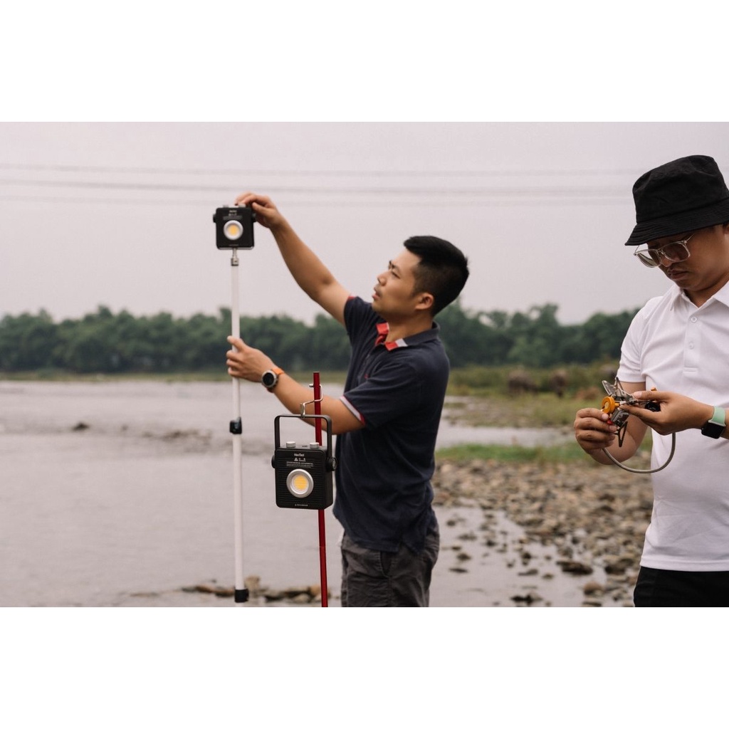 Đèn sạc di động, đèn tích điện cắm trại, dã ngoại ngoài trời chống nước kèm pin dự phòng USB