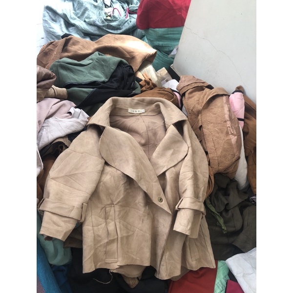sale áo khoát da lộn giao ngẫu nhiên