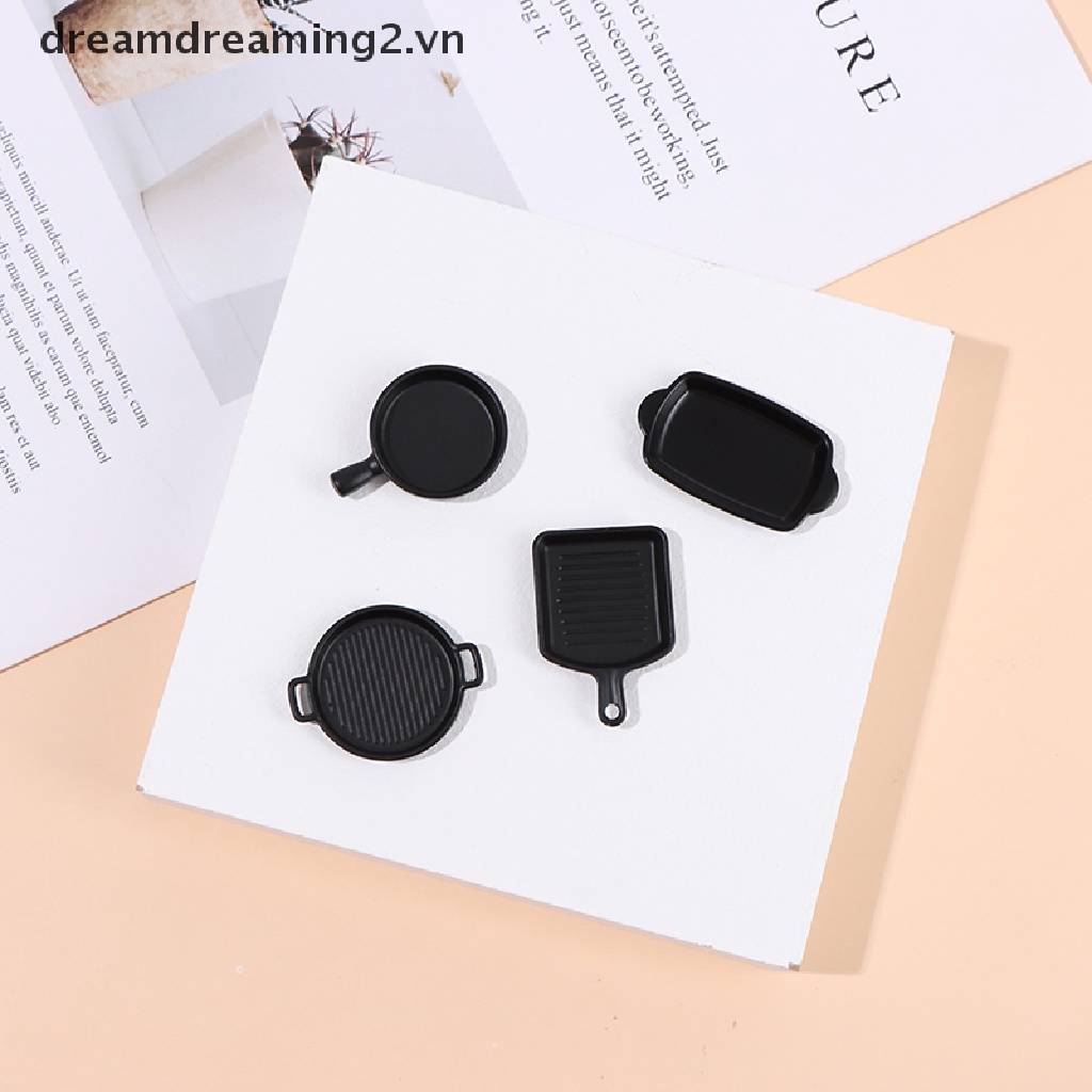 Set 4 mô hình đĩa mini màu đen trang trí nhà búp bê tỉ lệ 1/12
