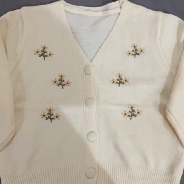 Cardigan dáng ngắn thêu hoa