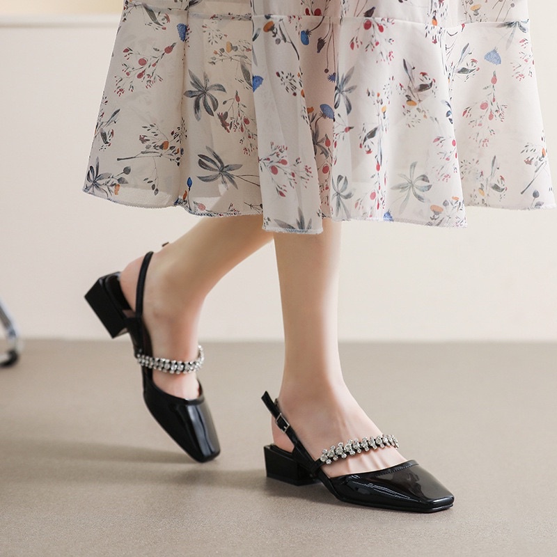 (KÈM ẢNH THẬT) 81016 Sandal da bóng bít mũi quai ngang tán đá 3cm BIG SIZE 40-43