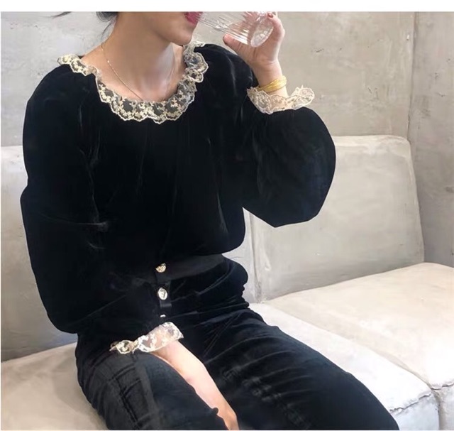 Áo nhung phối bèo