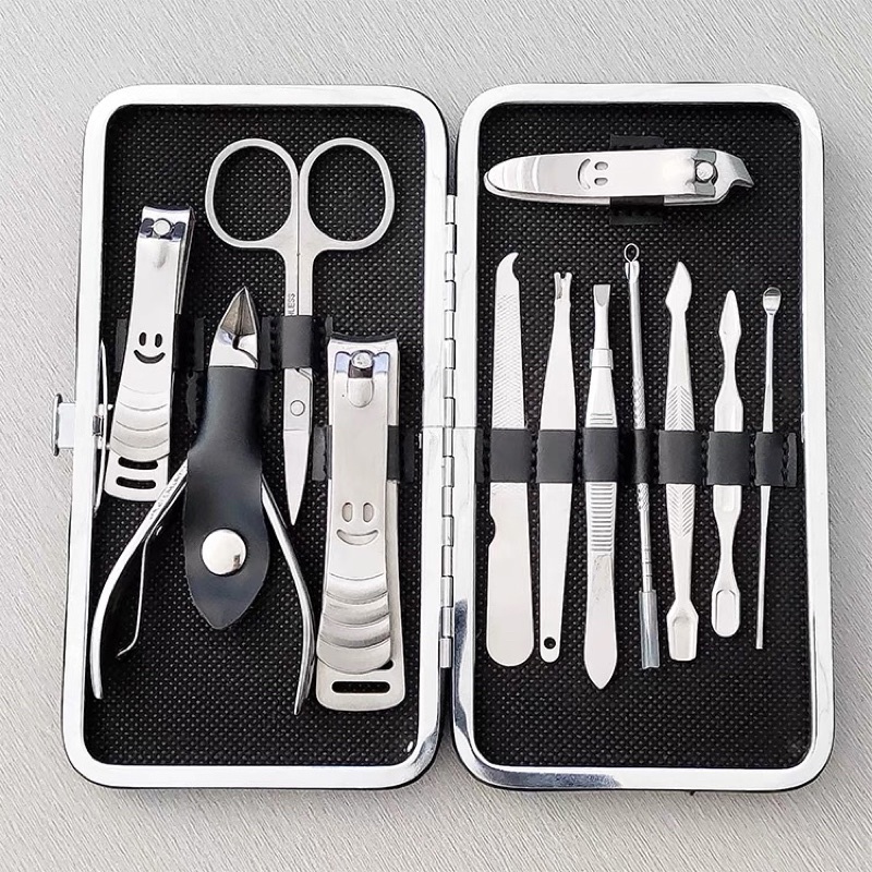 Bộ dụng cụ bấm móng tay 12 món ( có quà tặng )