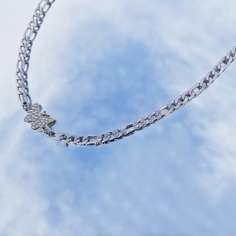 Dây Chuyền Mặt Hình Bướm Đính Đá Phong Cách Hip Hop