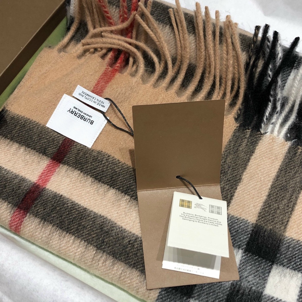 Khăn choàng Burberry