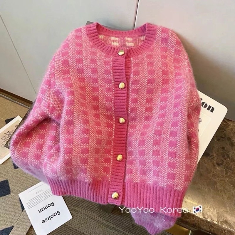 Áo cardigan nữ, cổ tròn phối cúc đồng, Hoạ tiết kẻ hồng siêu xinh, Chất len siêu mềm mịn,