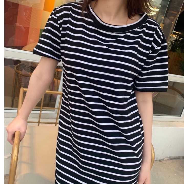 Đầm Kẻ Sọc Ngắn Tay Suông Rộng Cổ Tròn Đen Trắng Xẻ Tà Chất Cotton Thoáng Mát Váy suông kẻ Alala
