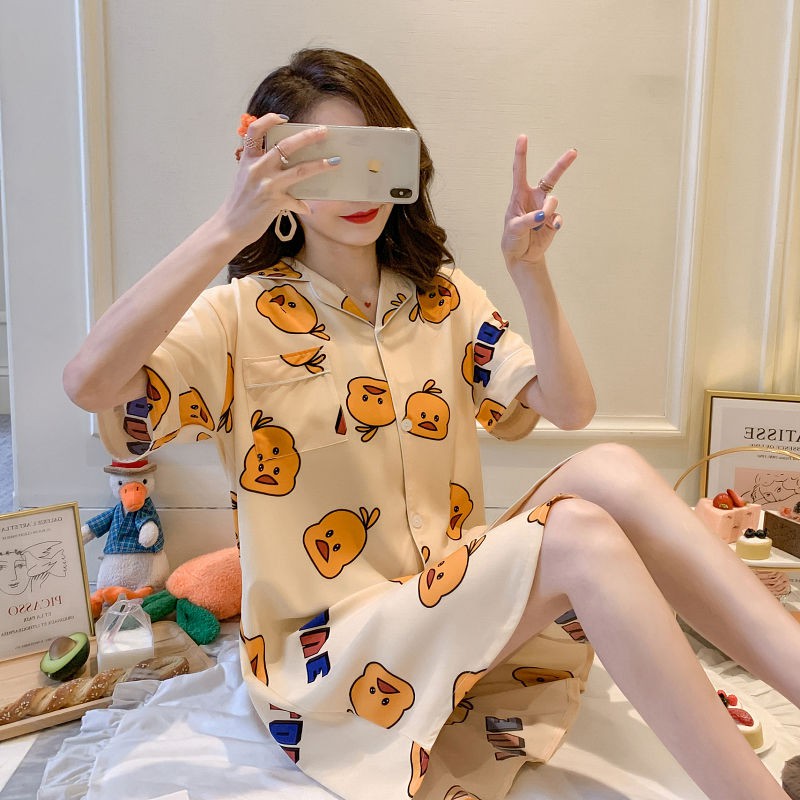 Bộ Đồ Ngủ Lụa Tay Ngắn Kiểu Dáng Quyến Rũ Cho Nữ | BigBuy360 - bigbuy360.vn