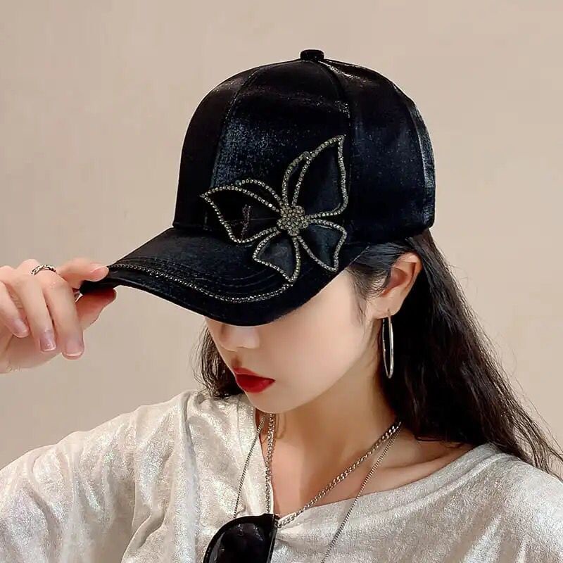 Mũ Lưỡi Trai Họa Tiết Bướm Đính Đá Dễ Phối Đồ Thời Trang Xuân Hè Cá Tính Cho Nữ
