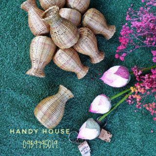 Bình hoa nhí tre đan cổ thấp: cao 7cmx ngang 5cm