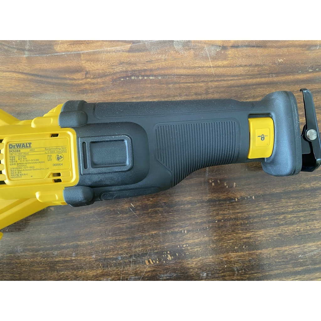 Thân máy cưa kiếm dùng pin Dewalt DCS386N-KR