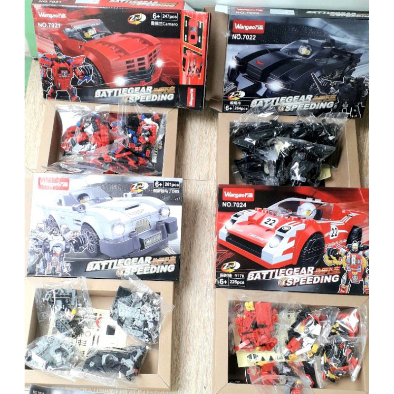 Lắp ráp 1 hộp Lego-Xe chiến tốc độ có nhiều chi tiết bằng nhựa rất đẹp