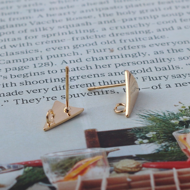 Bông tai hình tam giác 14k