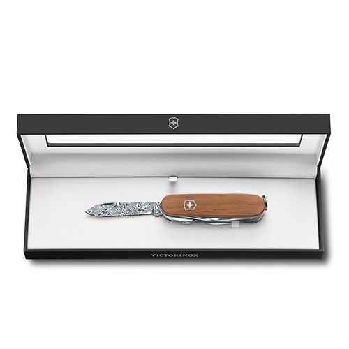 Dao xếp đa năng Deluxe Tinker Damast LE 2018, trong hộp 1.4721.J18 - Phân phối hàng chính hãng Victorinox