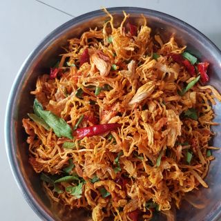 Khô gà lá chanh giòn tan