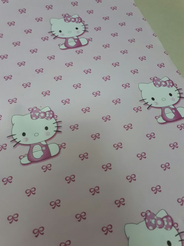 Decal giấy dán tường kitty áo hồng (khổ rộng 45cm)