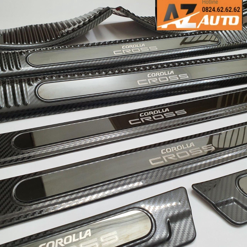 Ốp bậc cửa, Nẹp bước chân Toyota Cross 2020.-2023 - VÂN CARBON hàng cao cấp