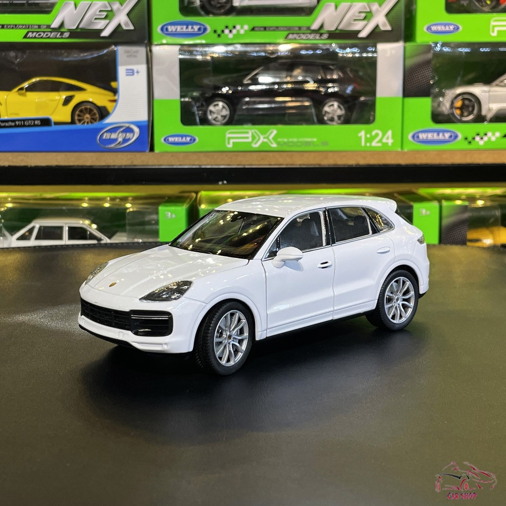 Mô hình xe ô tô Porsche Cayenne Turbo Hãng Welly FX tỉ lệ 1:24 màu trắng