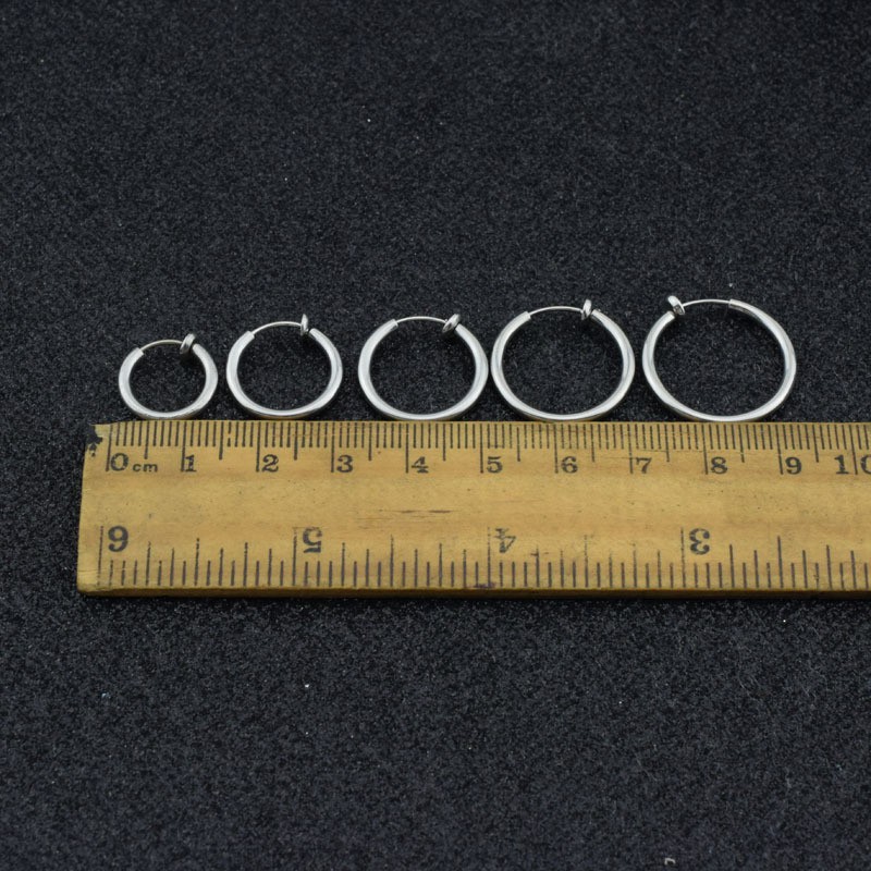 Khuyên kẹp nhiều màu, nhiều size, dày 2.3MM không gỉ sét